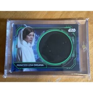 2021 Topps Star Wars Battle Plans Princess Leia Vader Helmet Medallion Green 55/